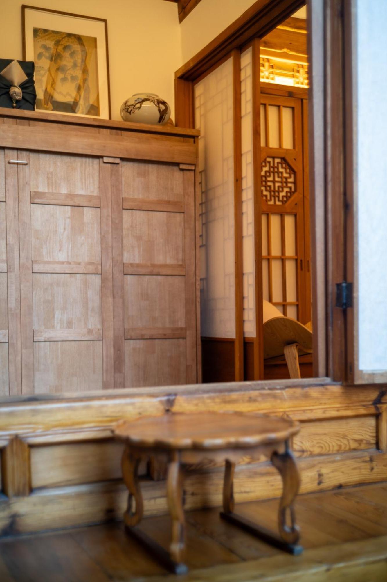 Awik Hanok Hotel