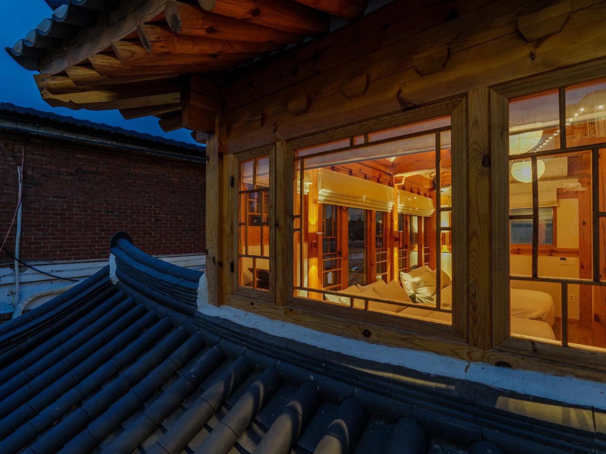 Awik Hanok * Seoul