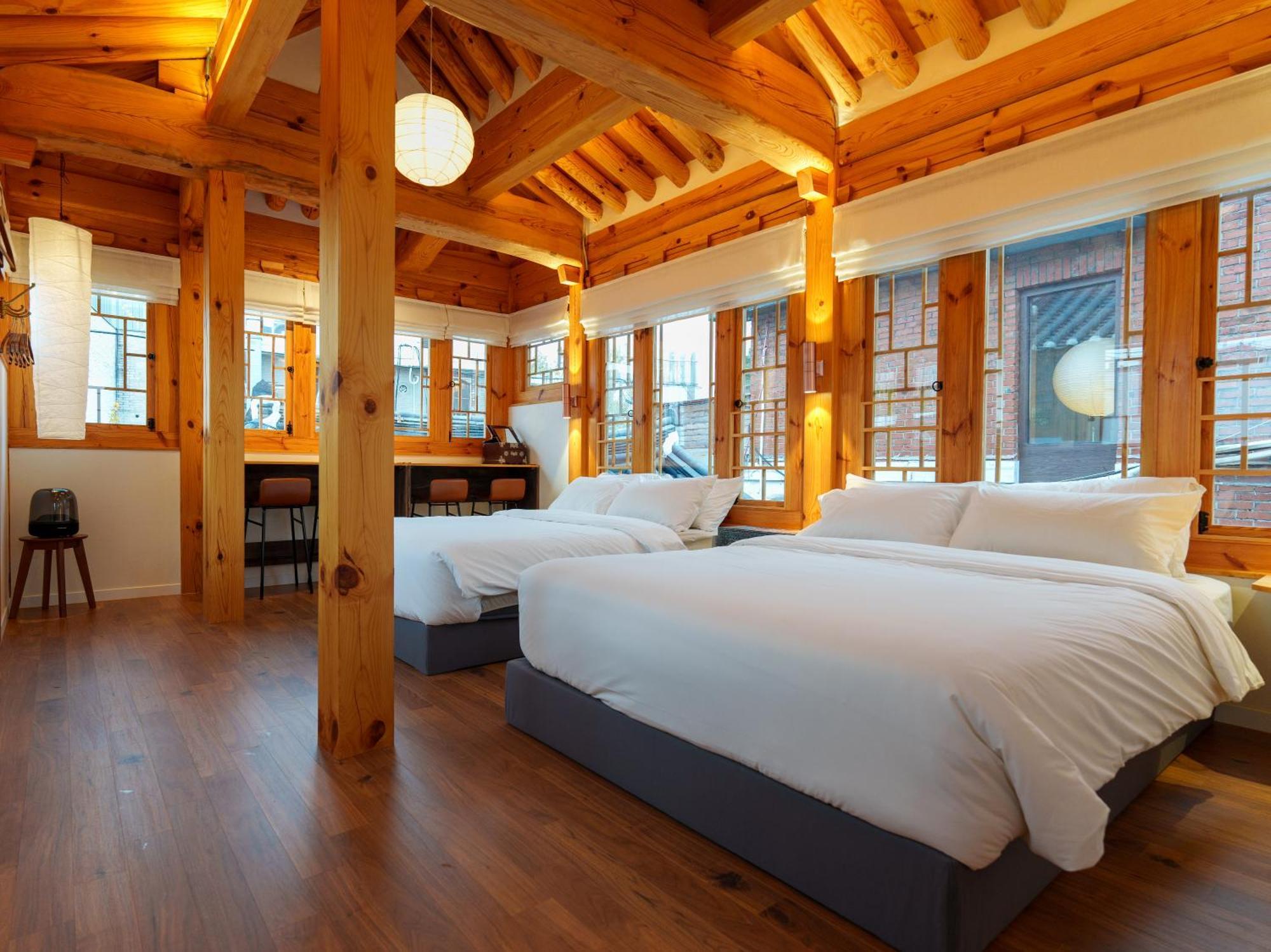 Hotel Awik Hanok *