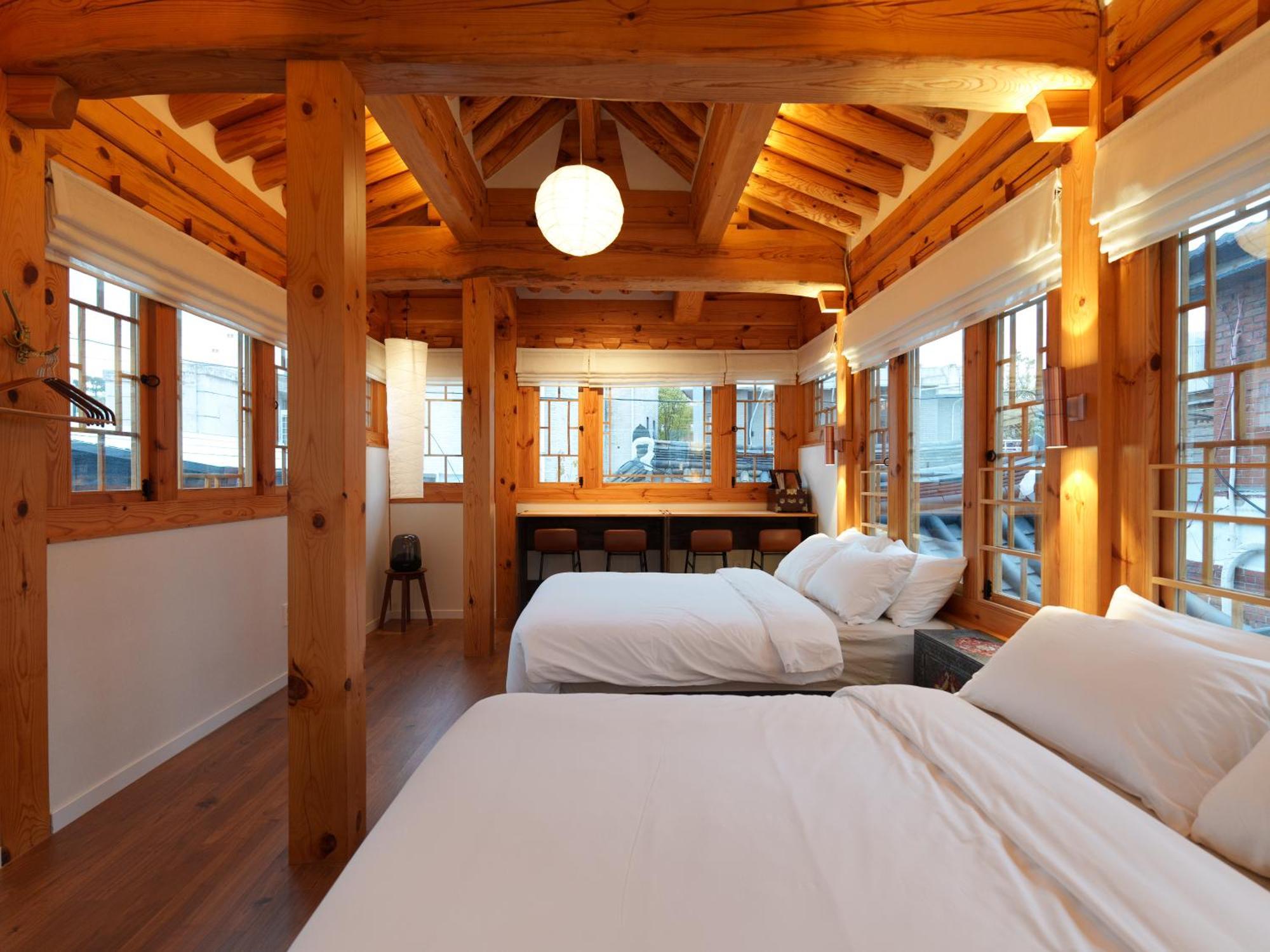 Awik Hanok *