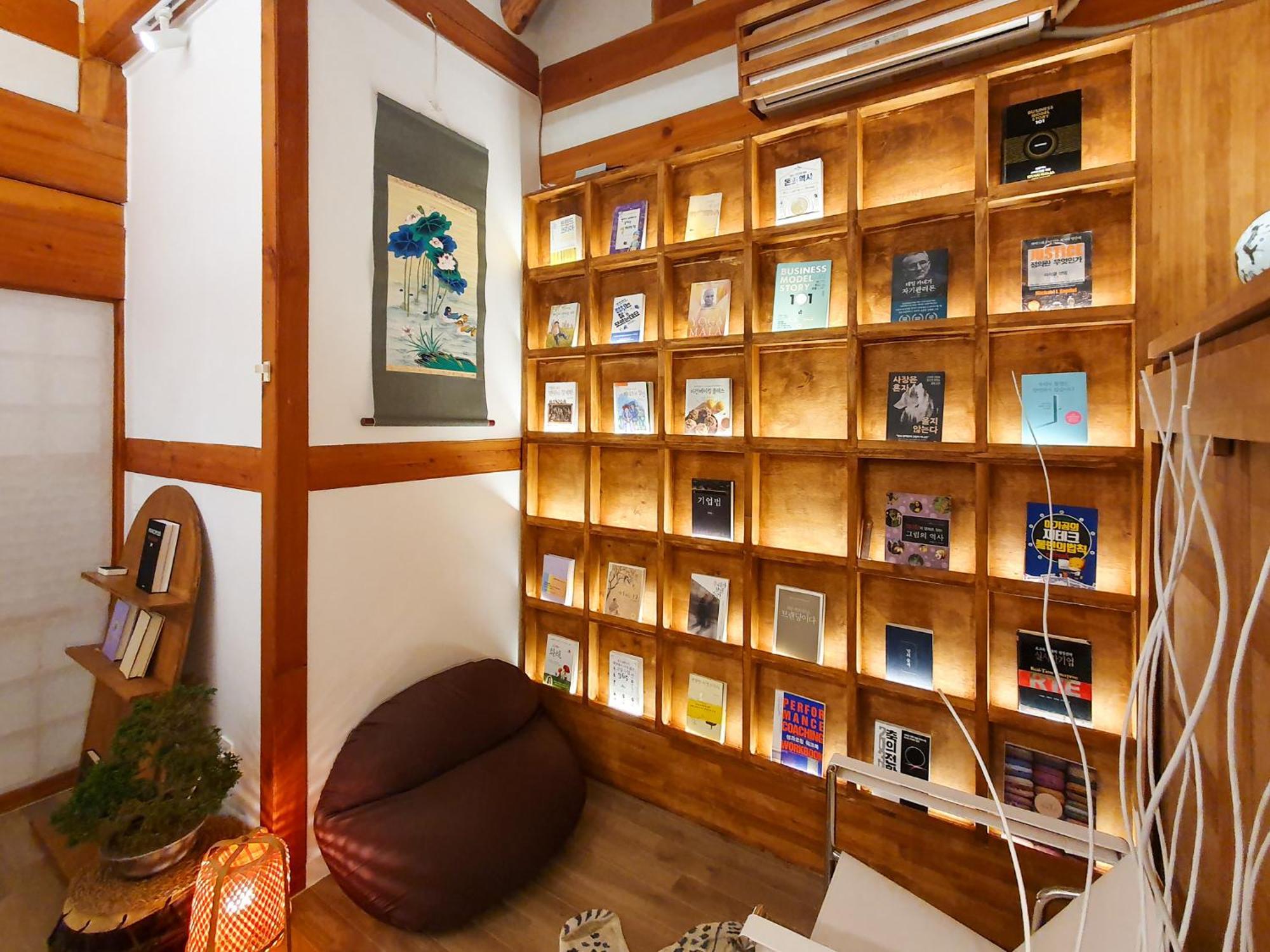 Hotel Awik Hanok *