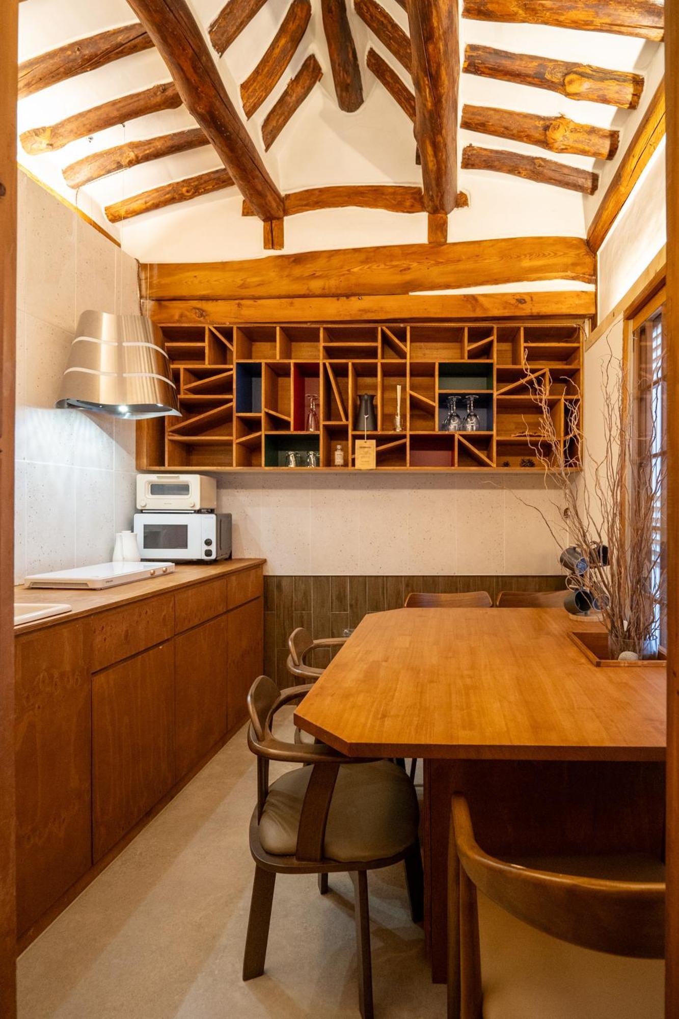 Awik Hanok