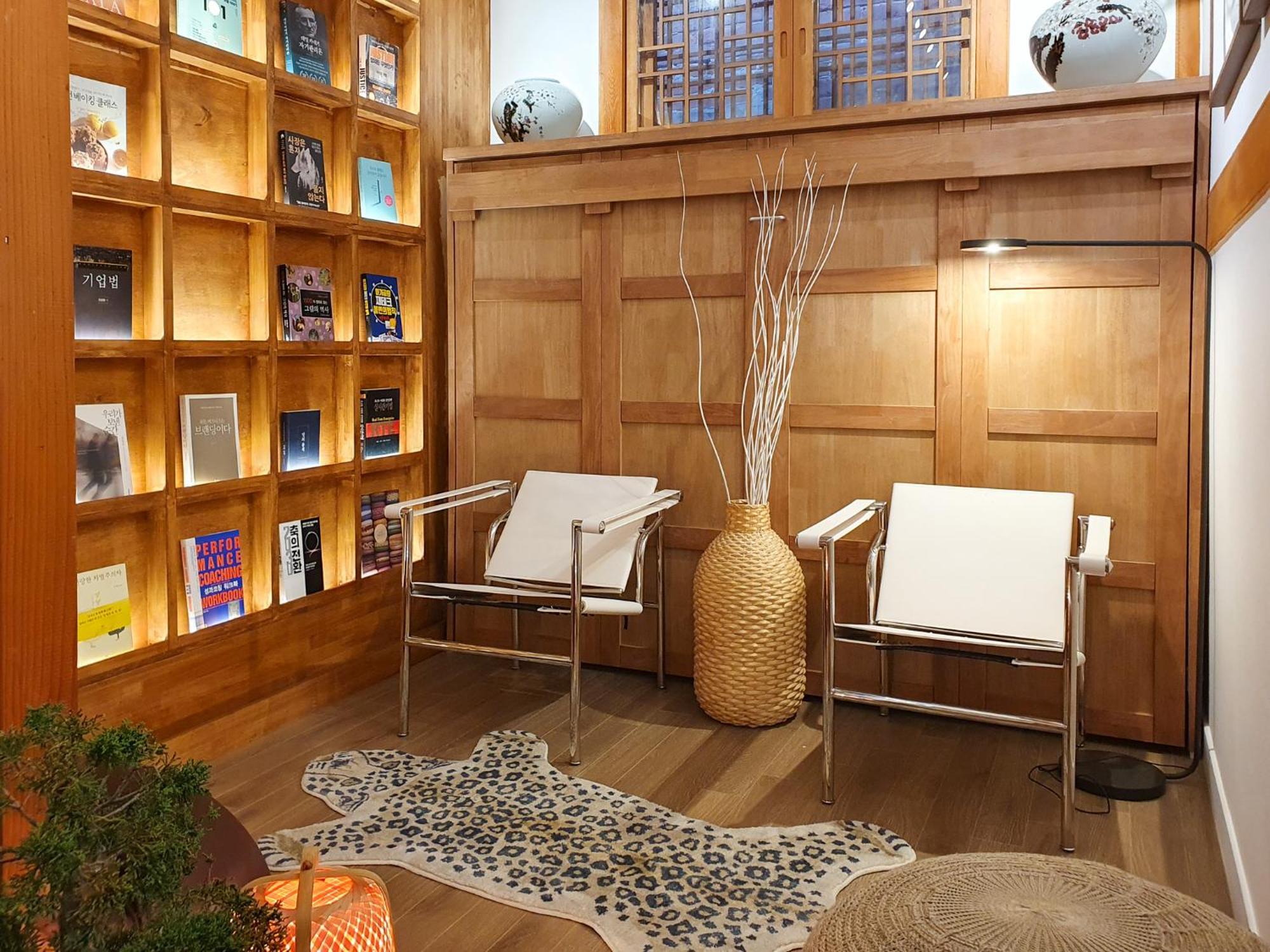 Hotel Awik Hanok *