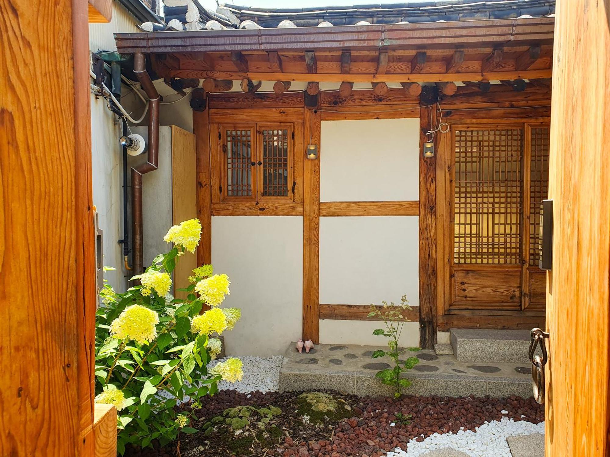 Awik Hanok